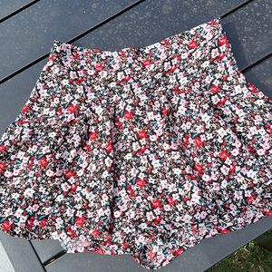 Zara floral mini skort. Women’s Small